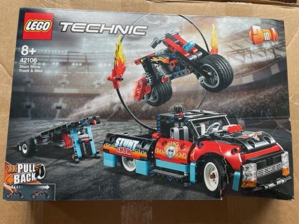 LEGO Technic 42106 Truck en motor voor stuntshow- BESCH