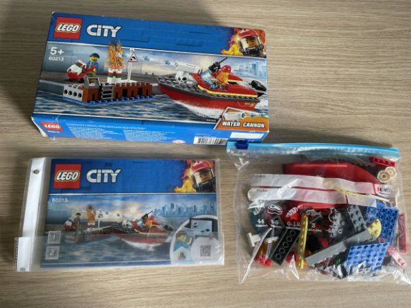 Afbeeldingen van LEGO CIty 60213 Brand aan de kade