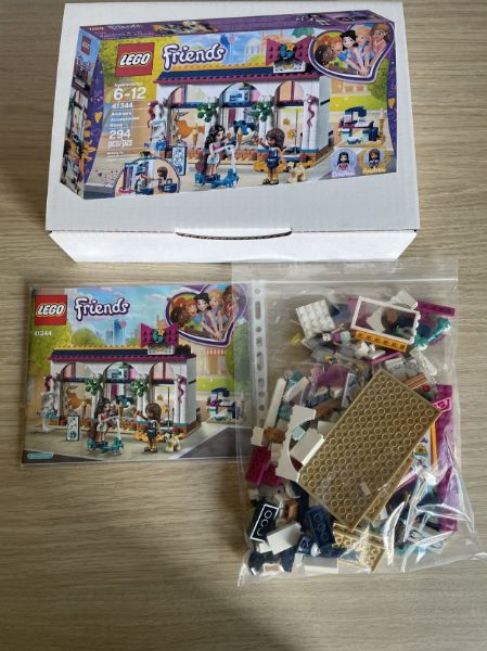 Afbeeldingen van LEGO Friends 41344 Andrea's accessoirewinkel