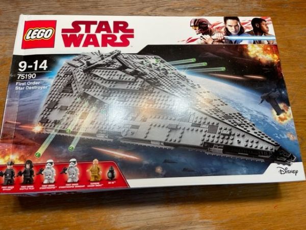Afbeeldingen van LEGO Star Wars First 75190 Order Star Destroyer