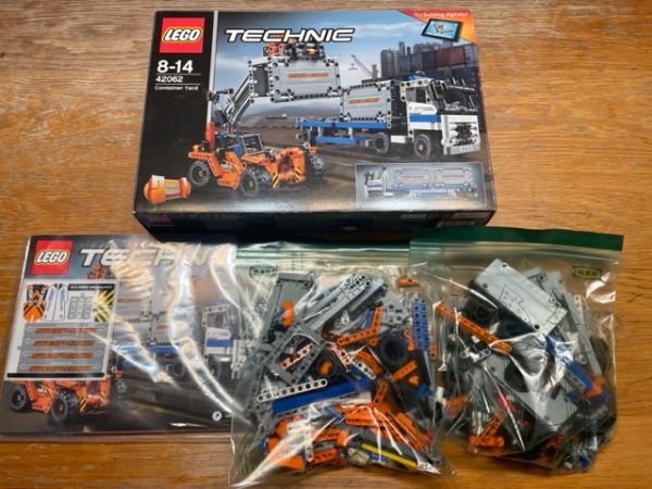 Afbeeldingen van LEGO Technic 42062 Containertransport