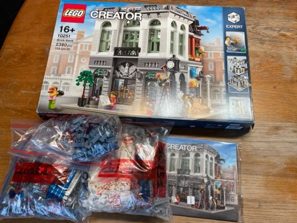Afbeeldingen van LEGO Creator Expert 10251 Brick Bank