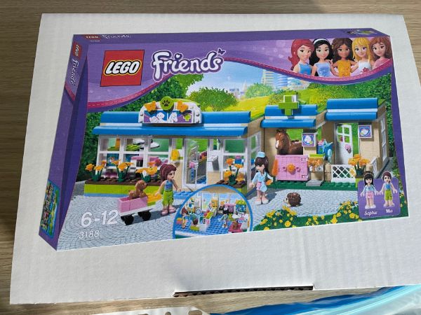 Afbeeldingen van LEGO Friends 3188 Dierenkliniek