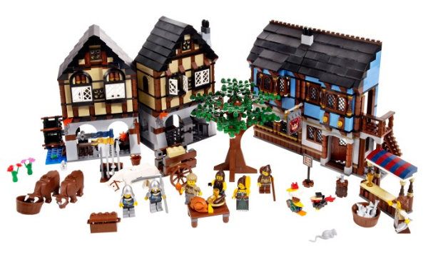 Afbeeldingen van LEGO Castle 10193 Middeleeuwse Dorpsmarkt